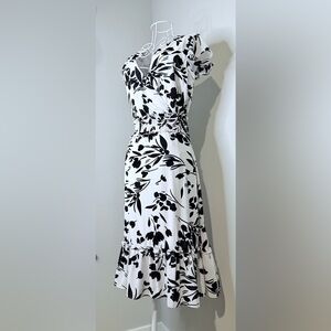 FLASH SALE!! 60% OFF NWT Tahari S/P Ember Floral Black & White Feminine Dress